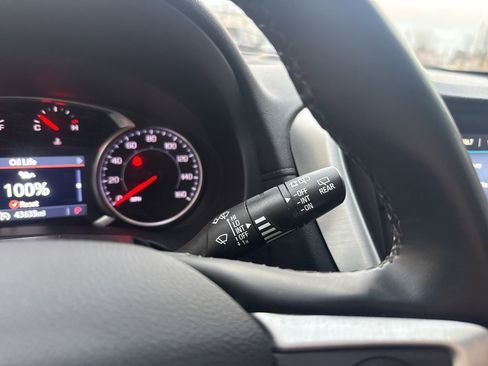 Used 2024 GMC Terrain SLT image 20