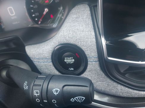 Used 2025 Jeep Compass Latitude AWD/4WD image 21
