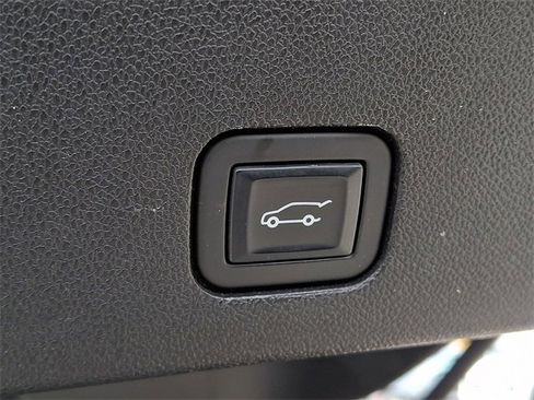 Used 2022 Cadillac XT6 Premium Luxury w/ Platinum Package image 27