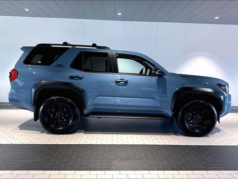 Used 2025 Toyota 4Runner TRD Off-Road Premium AWD/4WD image 11