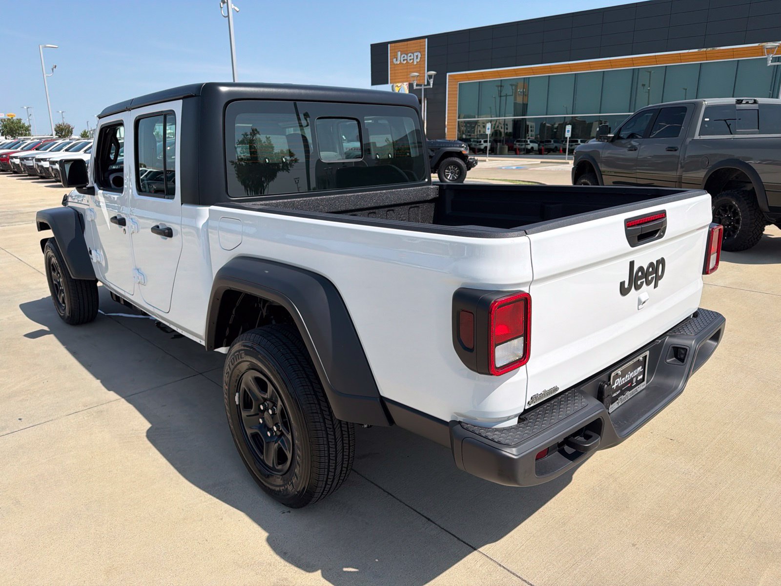 New 2026 Jeep Gladiator Sport AWD/4WD image 3