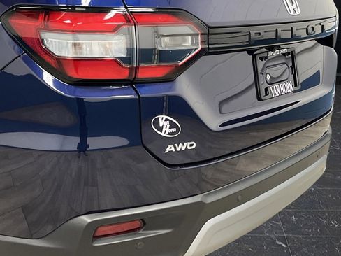 Used 2024 Honda Pilot Touring image 36