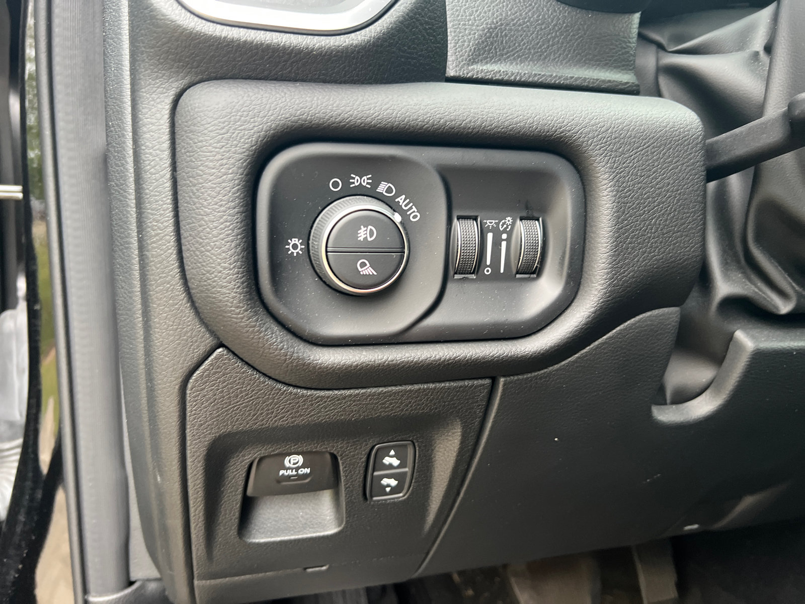 Used 2025 RAM 1500 Big Horn AWD/4WD image 33