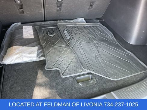 Used 2024 Chevrolet Trax LT w/ Driver Confidence Package FWD image 33