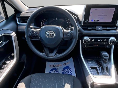 Used 2024 Toyota RAV4 XLE FWD image 5