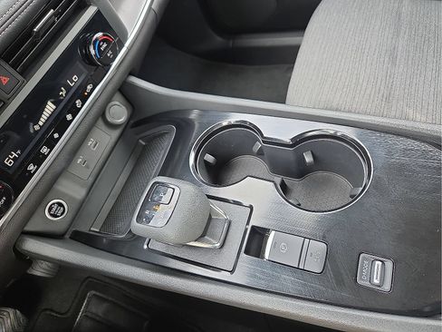 Used 2023 Nissan Rogue SV FWD image 25