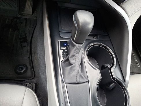 Used 2019 Toyota Camry SE image 22