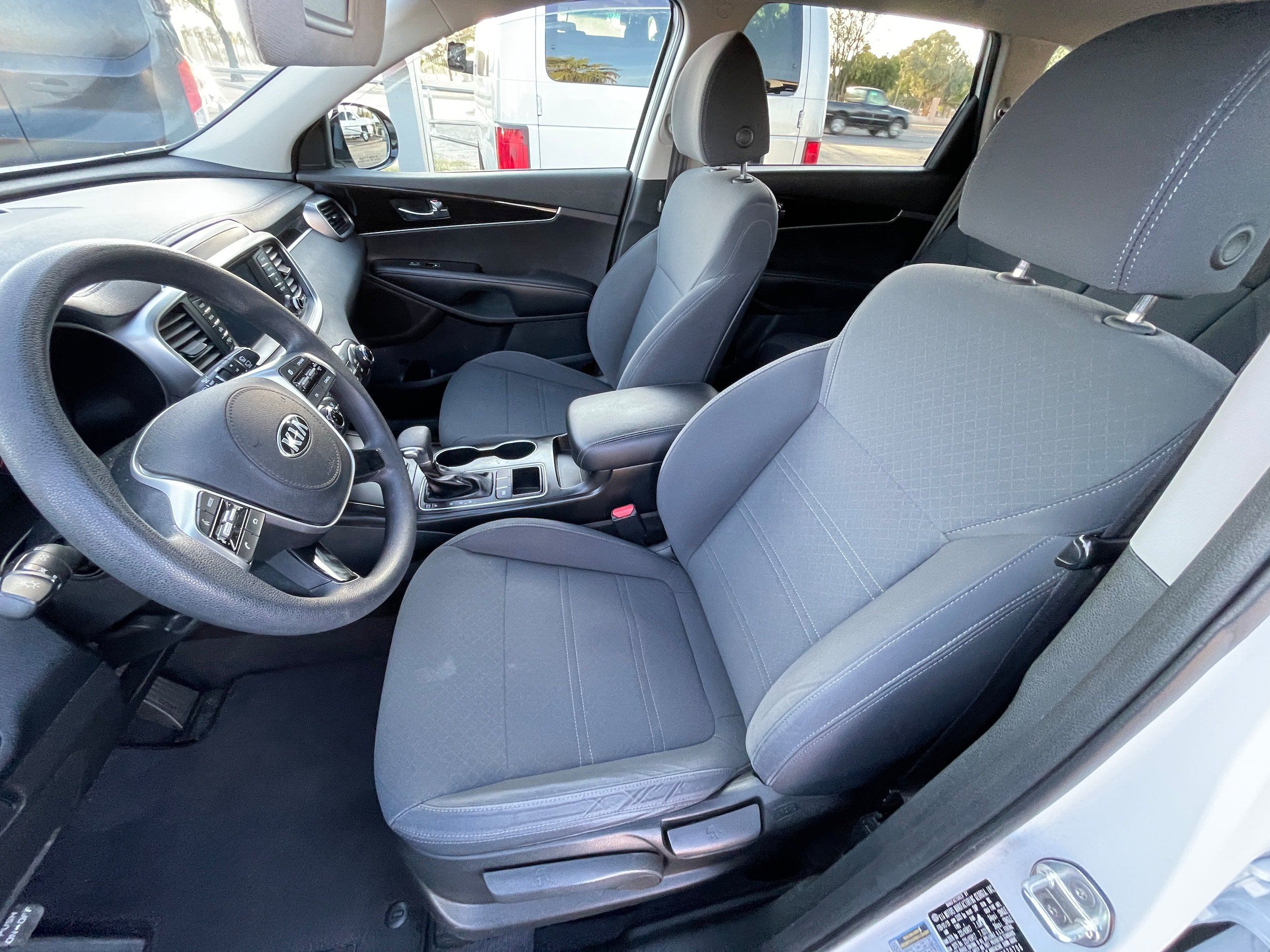 Used 2019 Kia Sorento FWD image 15