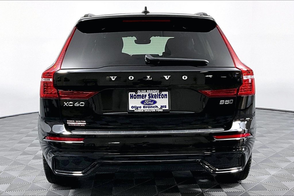 Used 2024 Volvo XC60 B5 Plus w/ Protection Package Premier AWD/4WD image 4