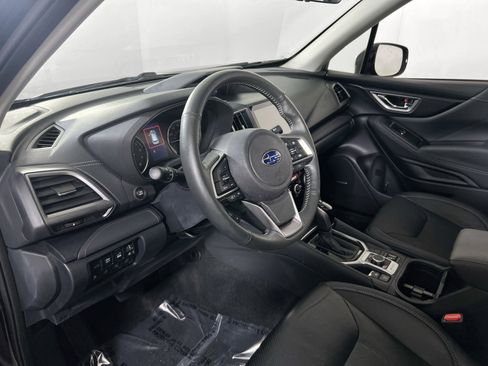 Used 2022 Subaru Forester Touring image 9