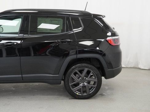 New 2026 Jeep Compass Latitude AWD/4WD image 16