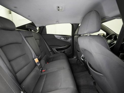 Used 2018 Chevrolet Malibu LT image 16