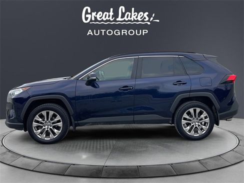Used 2021 Toyota RAV4 XLE Premium image 2