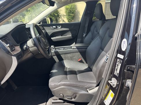Used 2023 Volvo XC60 B5 Plus AWD/4WD image 16