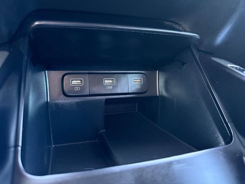 Used 2022 Kia Sorento S image 32