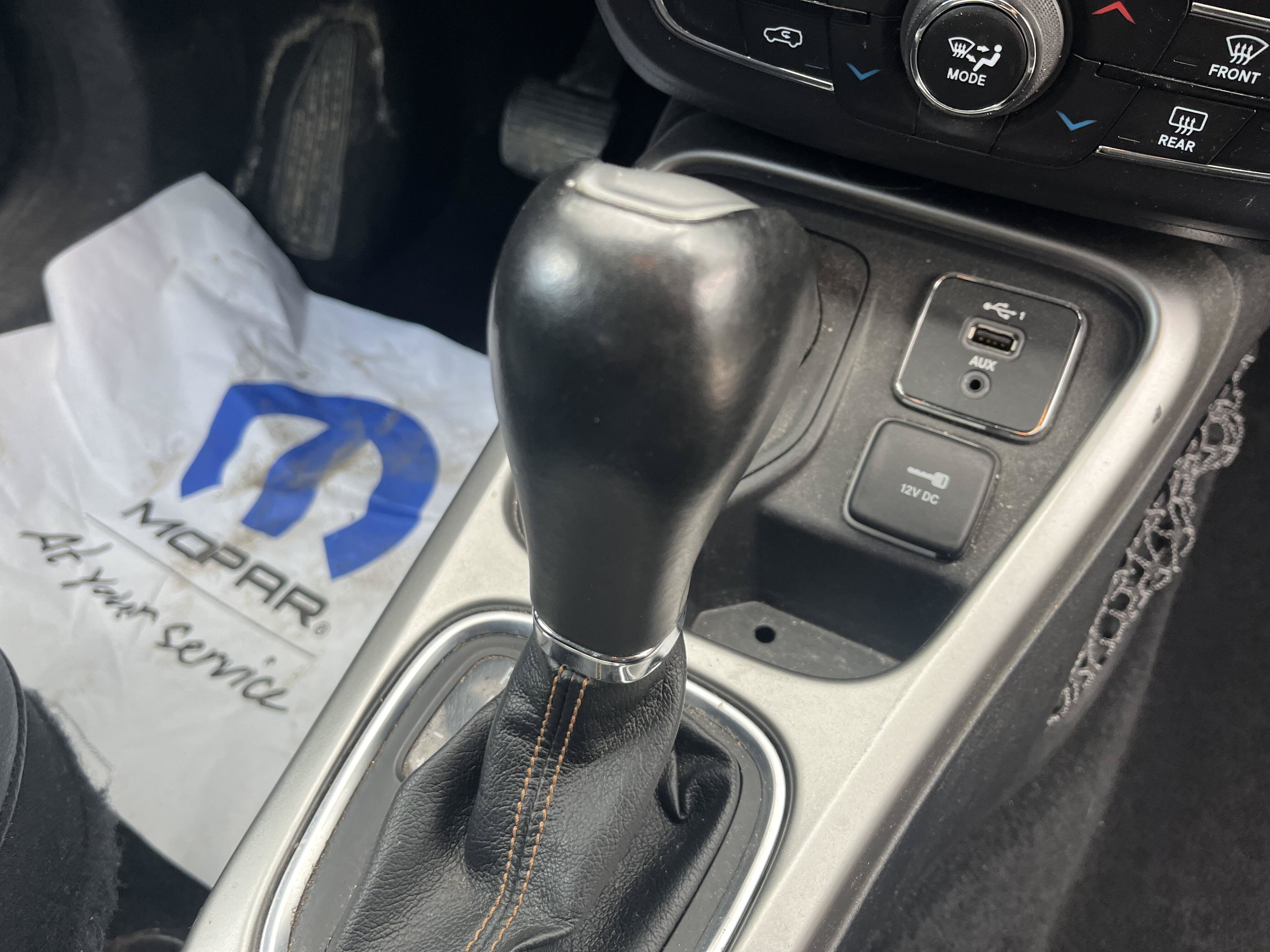 Certified 2019 Jeep Compass Latitude w/ Cold Weather Group AWD/4WD image 17