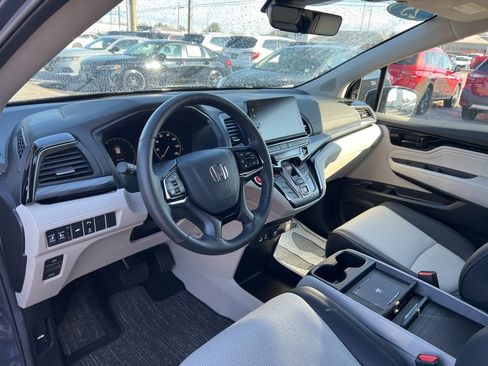 Used 2025 Honda Odyssey Elite image 9