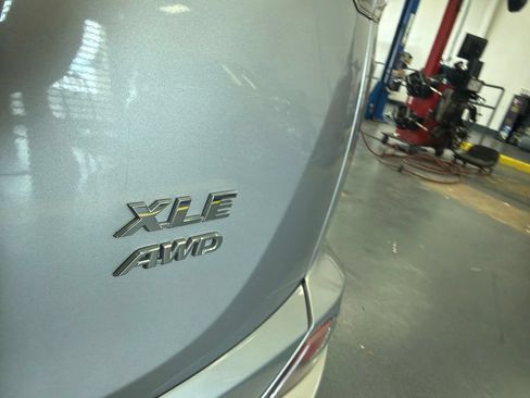 Used 2017 Toyota RAV4 XLE w/ Premium Special Value Package AWD/4WD image 9