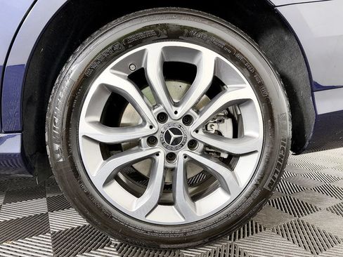 Used 2018 Mercedes-Benz C 300 4MATIC Sedan image 25
