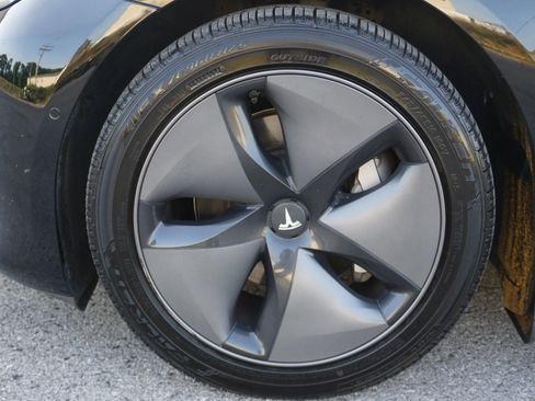 Used 2018 Tesla Model 3 Long Range AWD/4WD image 10