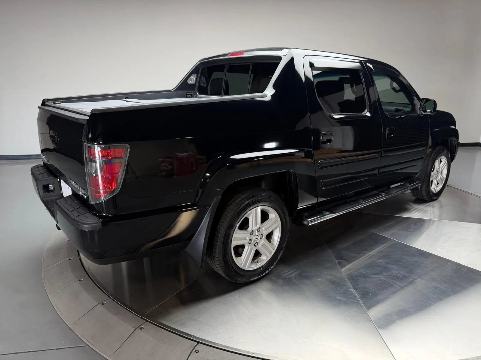 Used 2013 Honda Ridgeline RTL image 2