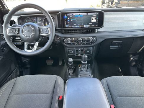 Certified 2025 Jeep Wrangler Unlimited Sahara AWD/4WD image 10