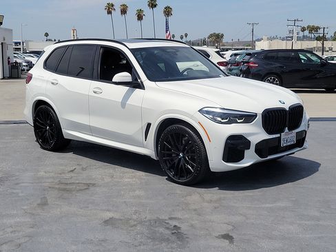 Used 2023 BMW X5 sDrive40i w/ M Sport Package RWD image 4