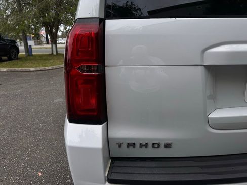 Used 2019 Chevrolet Tahoe LT w/ Luxury Package RWD image 11