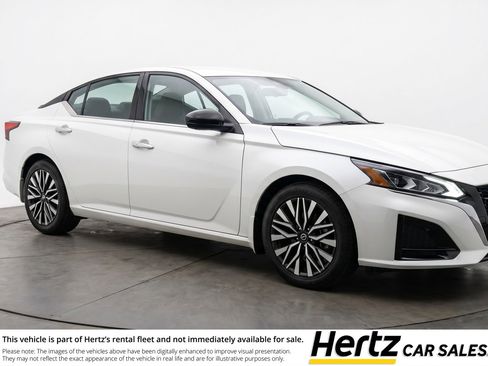 Used 2025 Nissan Altima 2.5 SV FWD image 1
