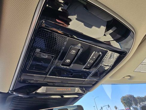 New 2026 Land Rover Range Rover SE image 33