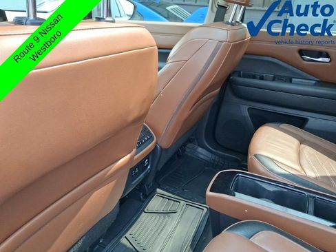 Used 2023 Nissan Pathfinder Platinum AWD/4WD image 12