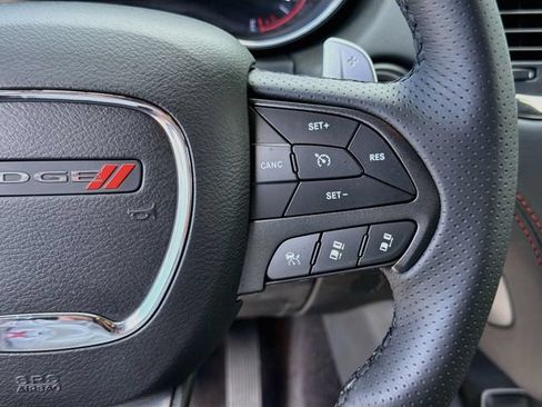 Used 2018 Dodge Durango R/T w/ Technology Group AWD/4WD image 38