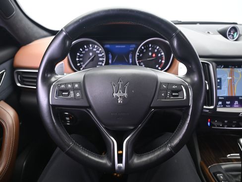Used 2020 Maserati Levante S GranLusso image 36