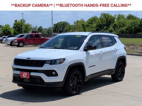 New 2026 Jeep Compass Latitude image 3