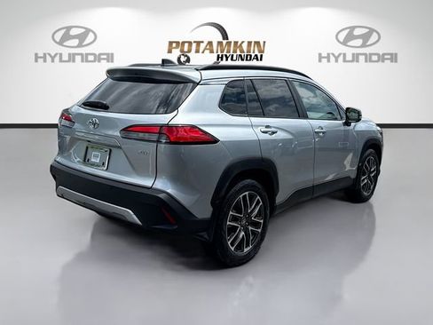 Used 2026 Toyota Corolla Cross XLE w/ Convenience Package FWD image 5