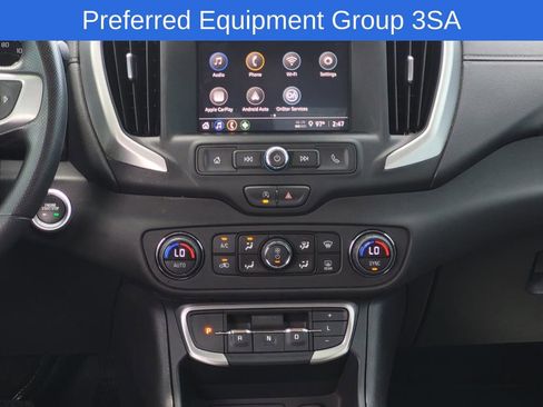 Used 2024 GMC Terrain SLE w/ Driver Convenience Package image 18