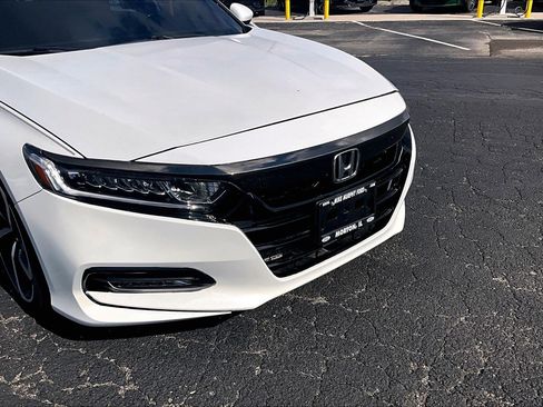 Used 2018 Honda Accord Sport image 3