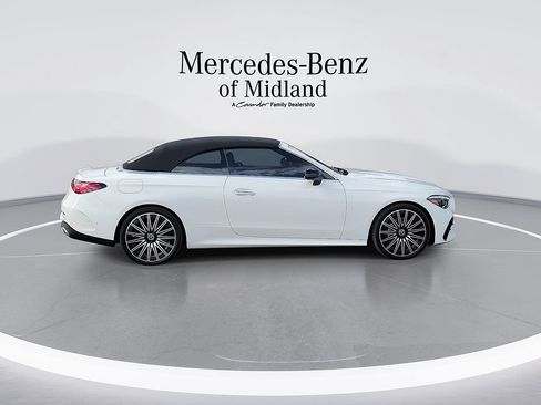 Used 2025 Mercedes-Benz CLE 300 4MATIC Cabriolet image 9