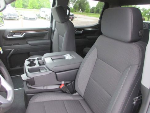 New 2026 GMC Sierra 1500 SLE AWD/4WD image 13