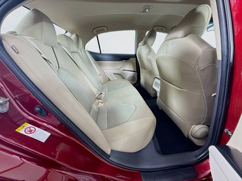 Used 2018 Toyota Camry LE FWD image 20
