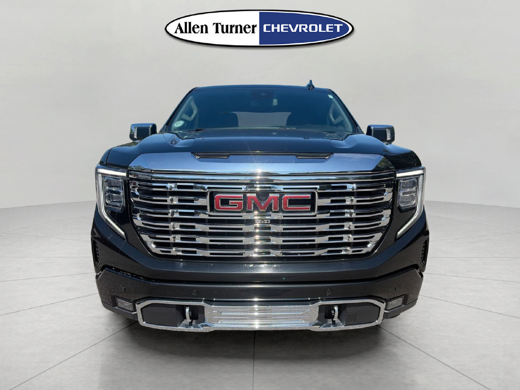 Used 2023 GMC Sierra 1500 Denali AWD/4WD image 2