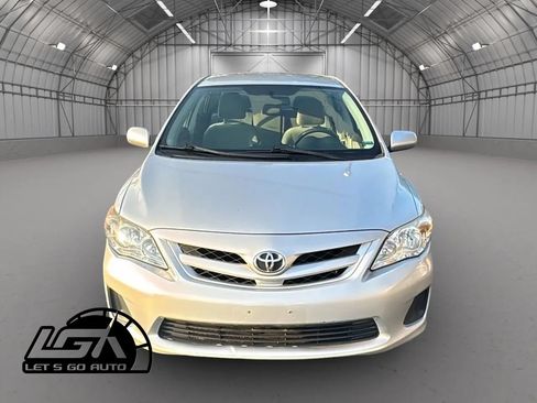 Used 2013 Toyota Corolla L FWD image 2
