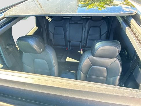 Used 2019 Porsche Cayenne S w/ Premium Plus Package image 24