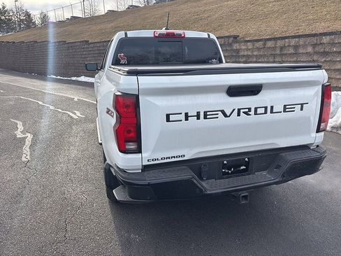 Used 2025 Chevrolet Colorado Z71 w/ Technology Package image 11