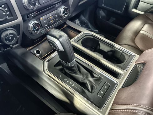 Used 2016 Ford F150 Platinum w/ Equipment Group 701A Luxury image 29