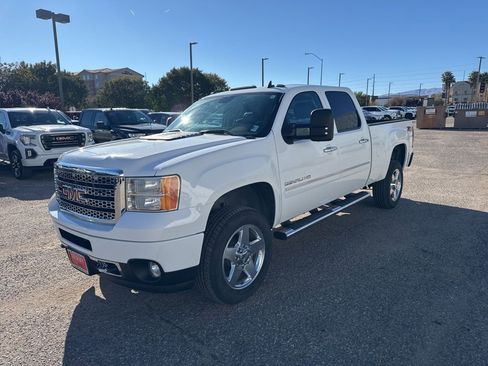 Used 2014 GMC Sierra 2500 Denali w/ Suspension Package, Off-Road image 1