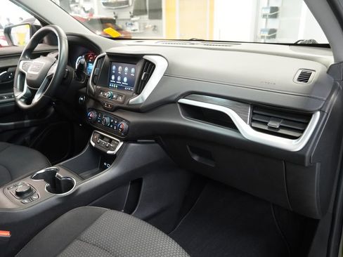 Used 2024 GMC Terrain SLE w/ Driver Convenience Package FWD image 36