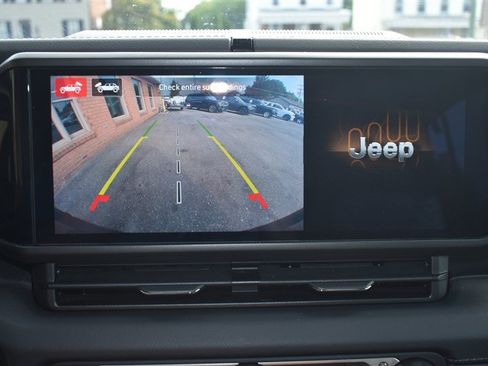 Used 2024 Jeep Wrangler Unlimited Sahara w/ Technology Group AWD/4WD image 16