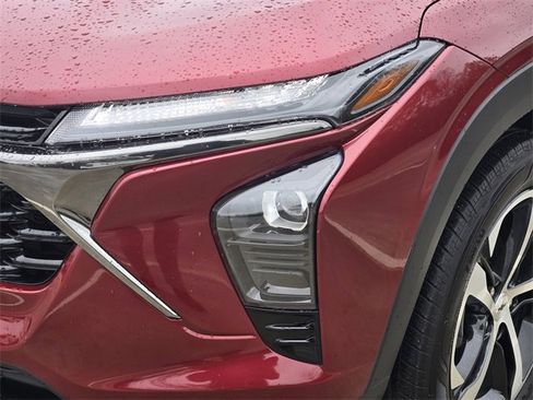 Certified 2024 Chevrolet Trax RS w/ Sunroof Package image 9