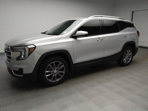 Used 2022 GMC Terrain SLT AWD/4WD image 2